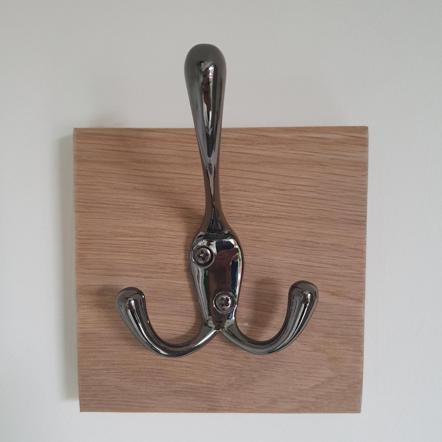 Oak coat hook tile - The Brit Workshop