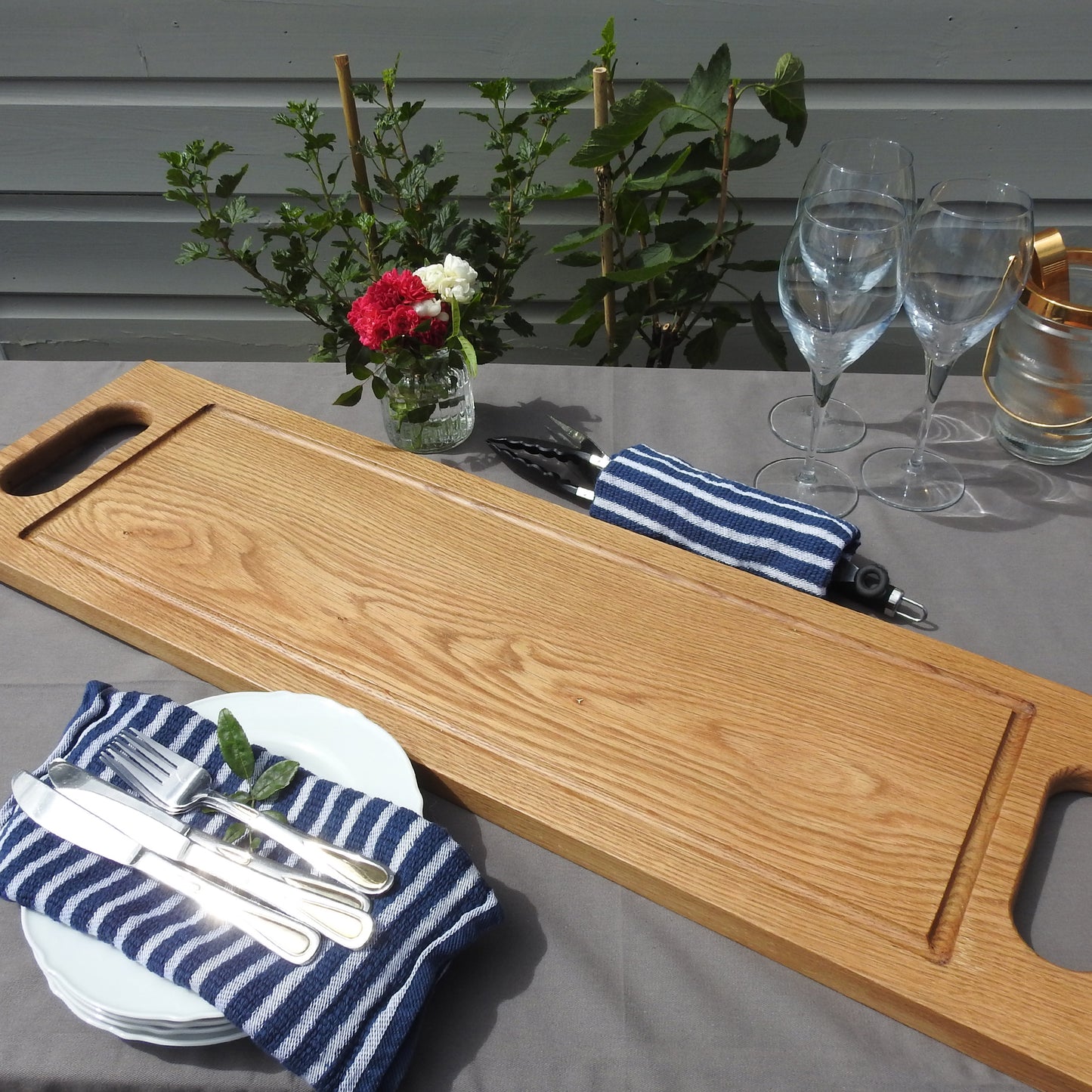 Solid oak barbecue serving board - The Brit Workshop