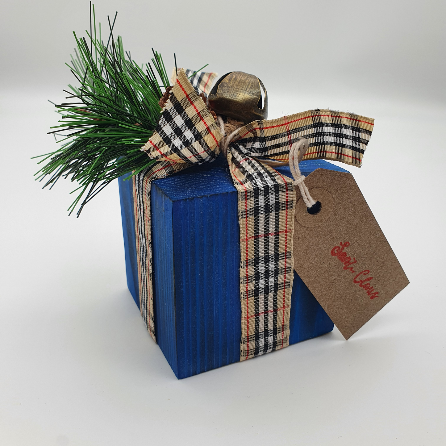 Christmas Present Decoration - The Brit Workshop