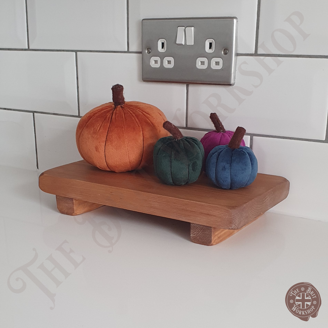 Rustic kitchen riser tray