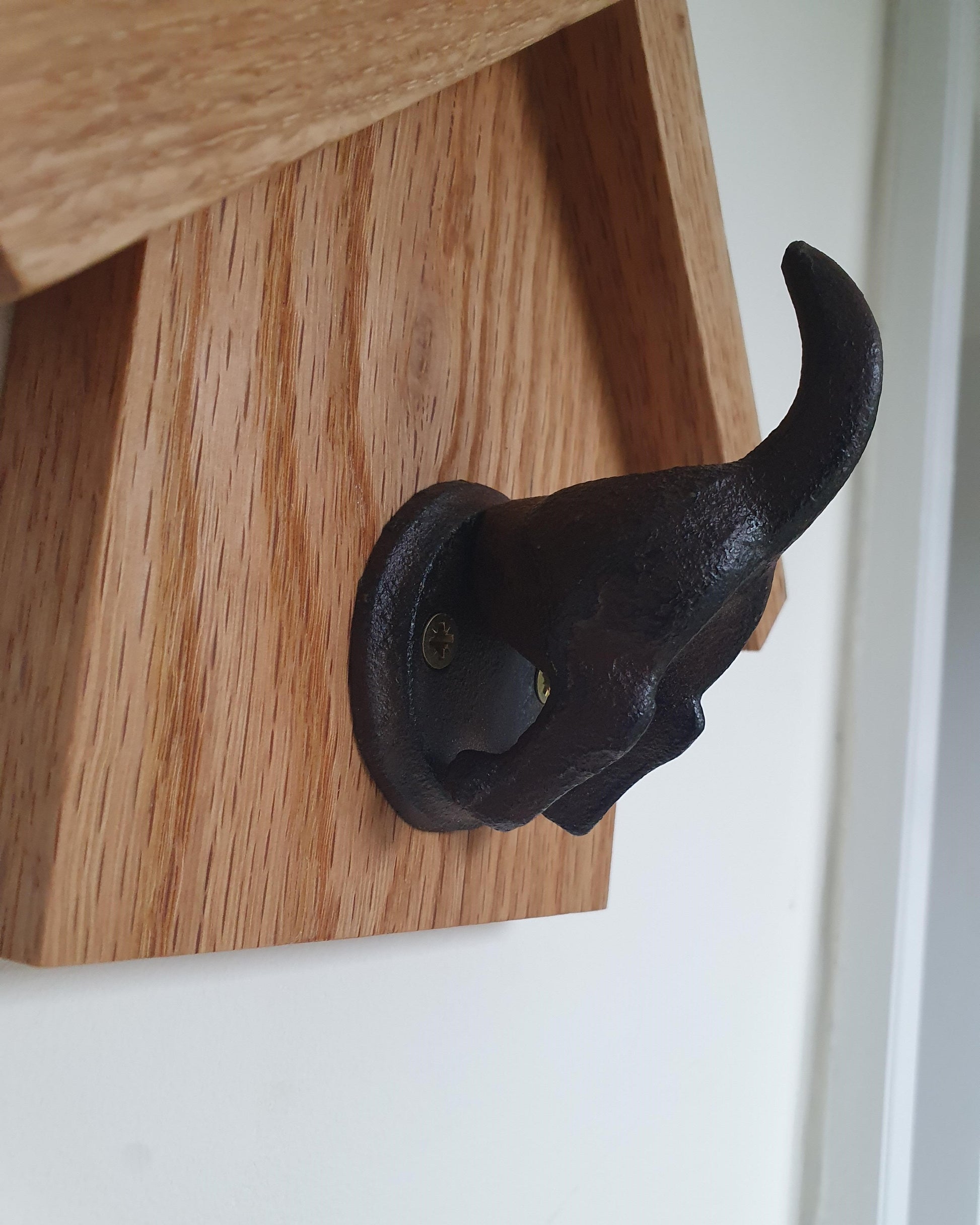 Cast iron dog tail lead hanger - The Brit Workshop